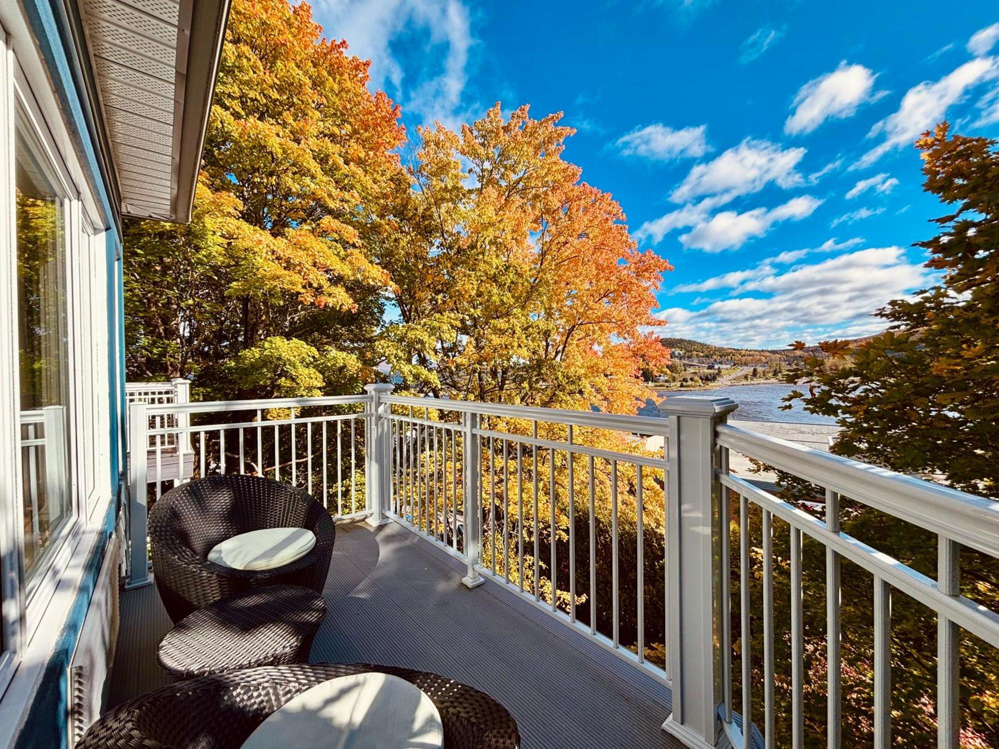 Auberge Sous Les Arbres Gaspe Exterior photo