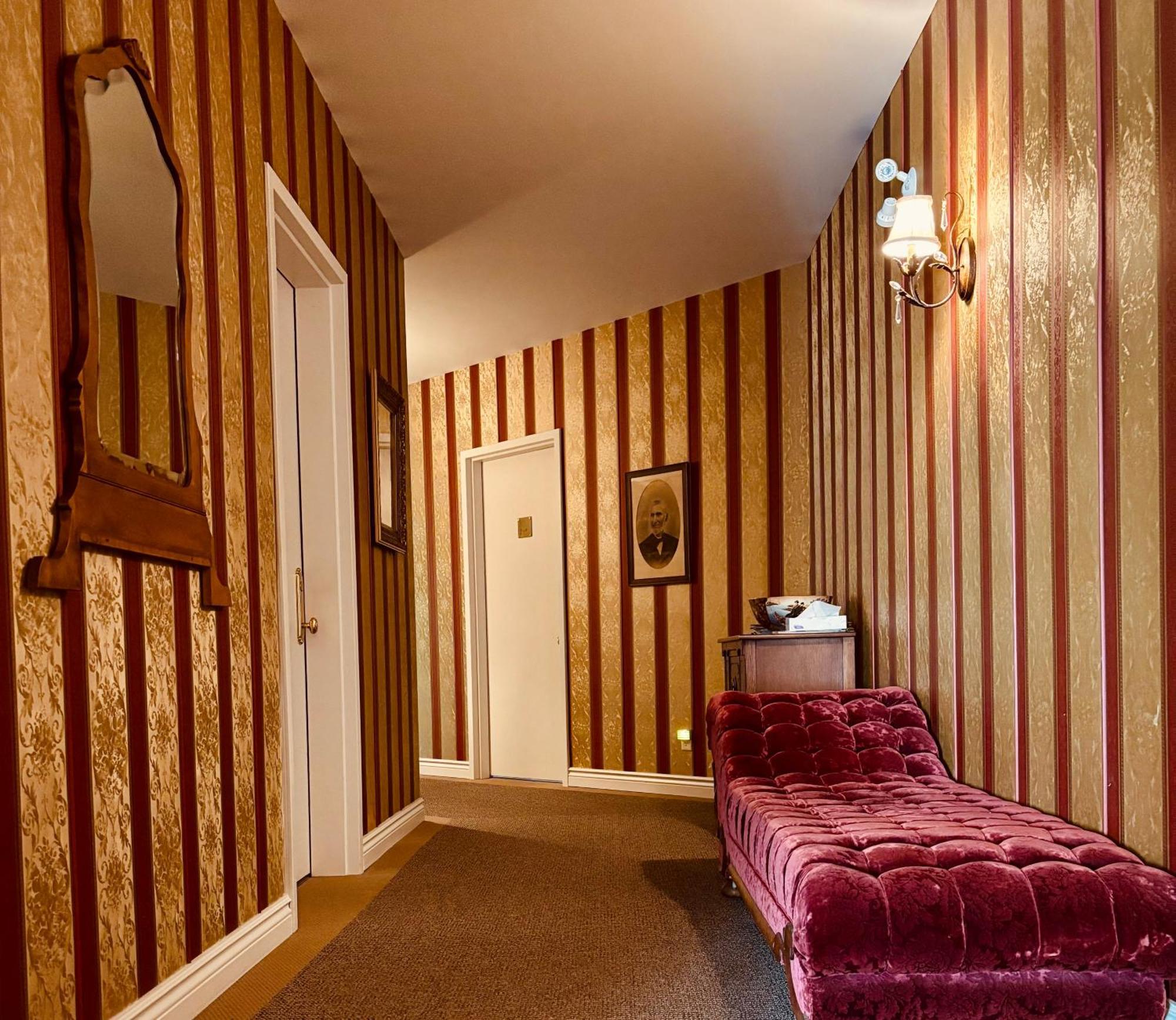 Auberge Sous Les Arbres Gaspe Exterior photo