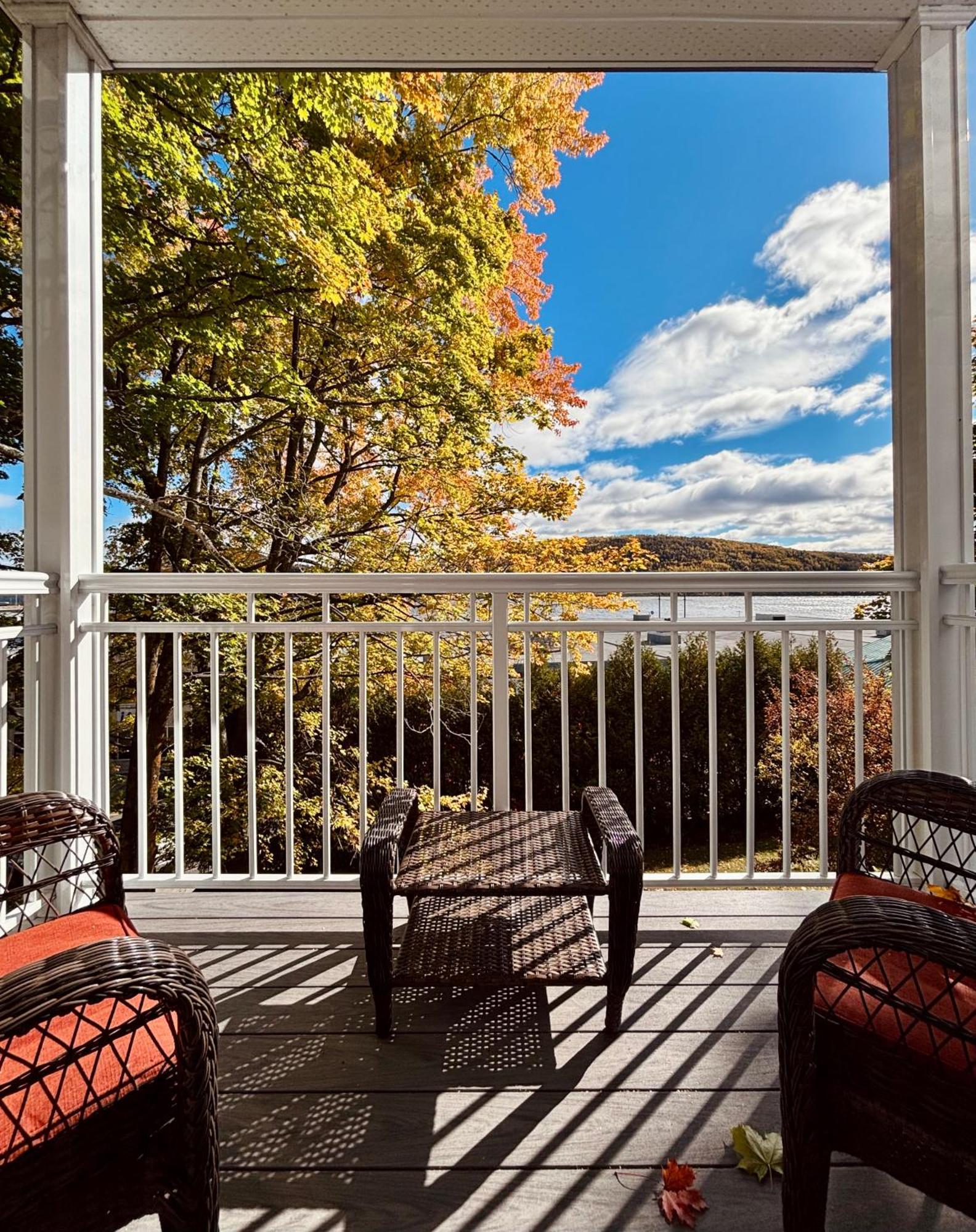 Auberge Sous Les Arbres Gaspe Exterior photo