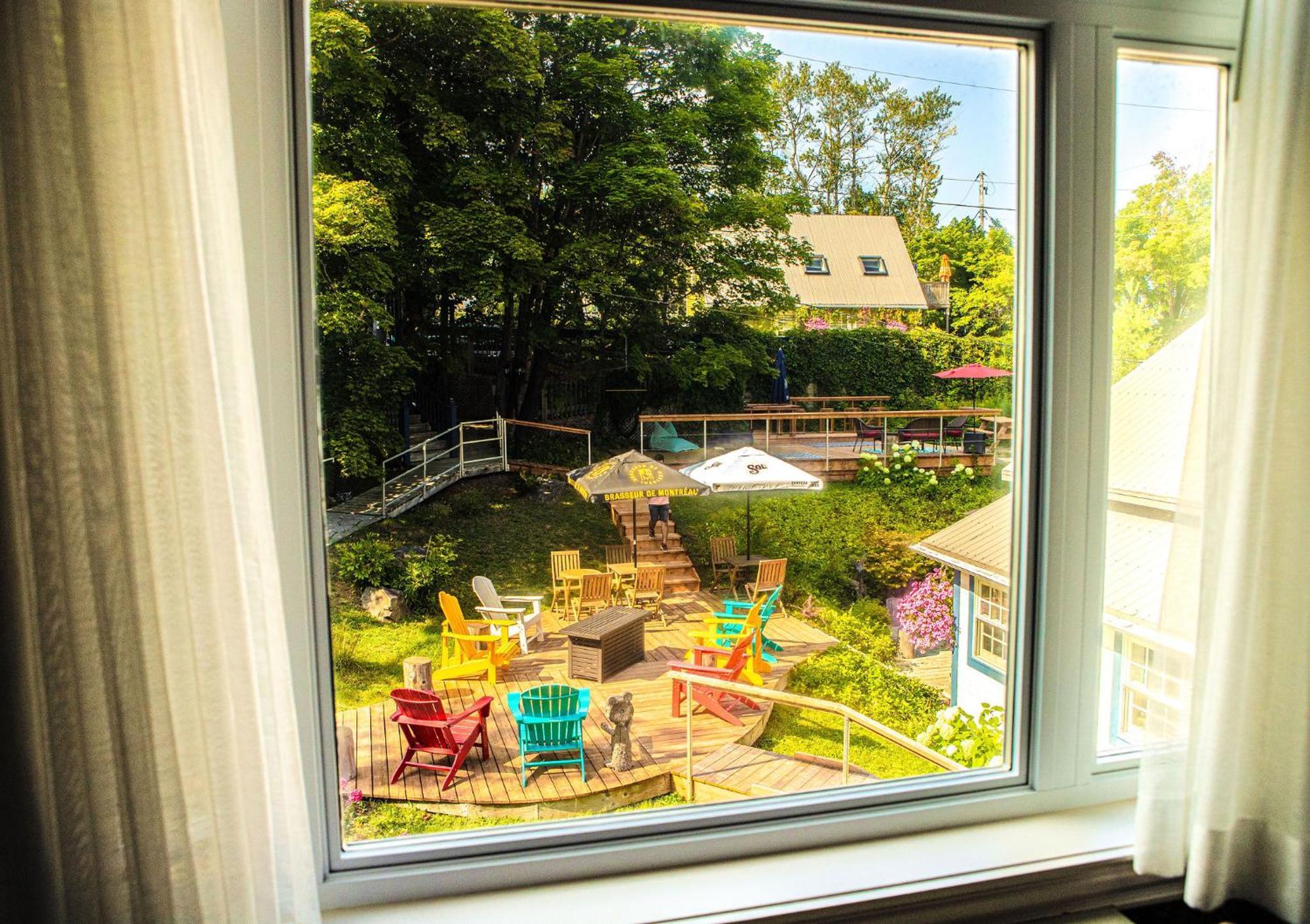 Auberge Sous Les Arbres Gaspe Exterior photo