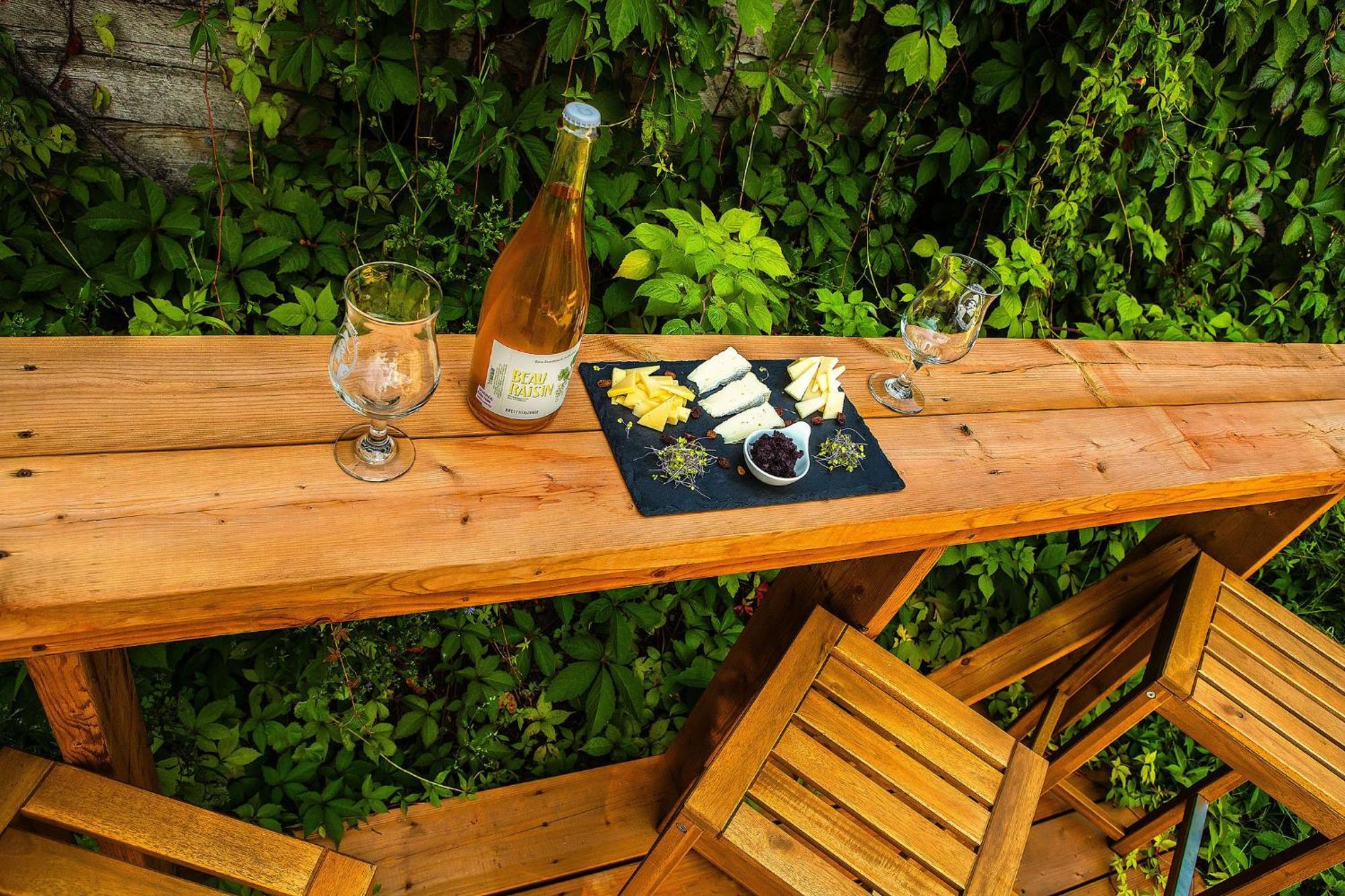 Auberge Sous Les Arbres Gaspe Exterior photo