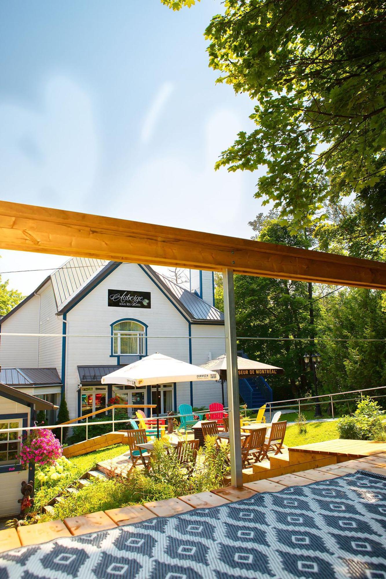 Auberge Sous Les Arbres Gaspe Exterior photo
